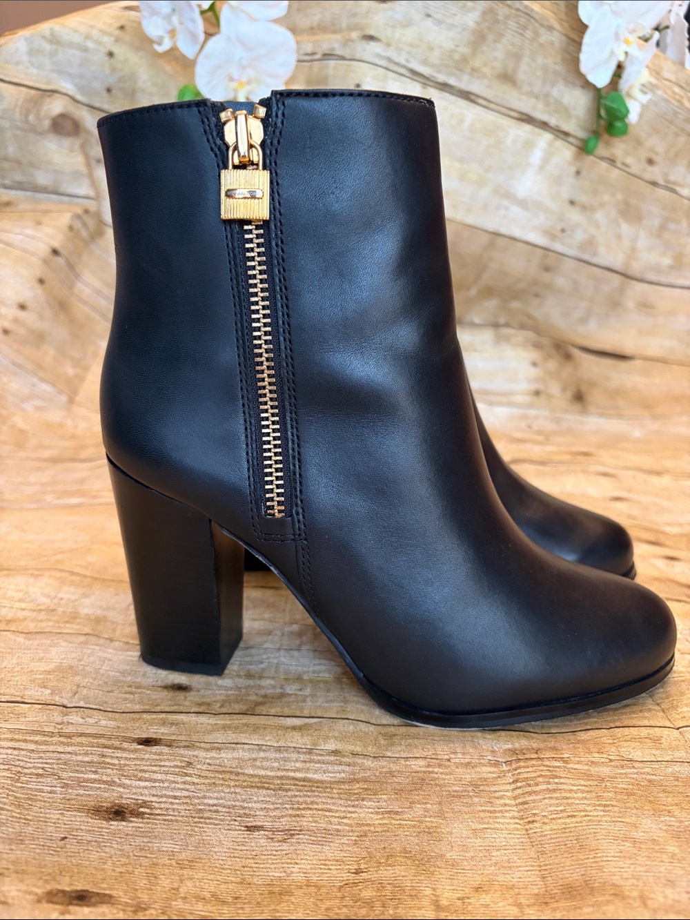 MICHAEL Michael Kors Black Leather Ankle Boots 8.5 - Sleek Minimalist Style